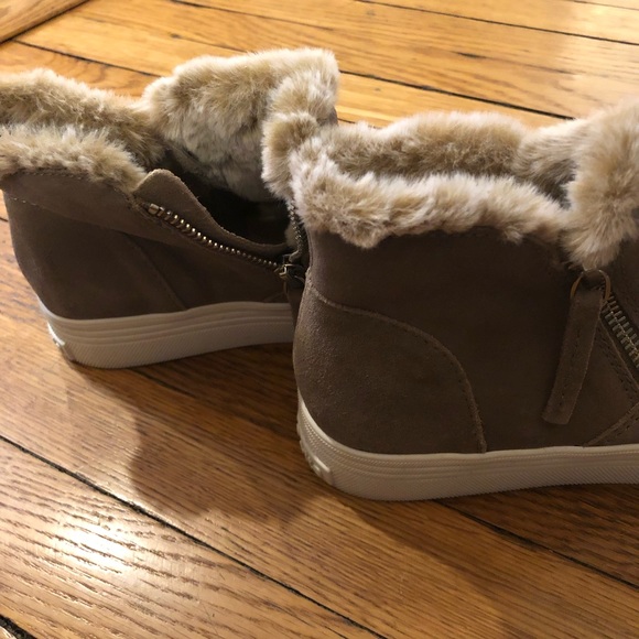 New Dolce Vita Warm Sneakers - Picture 3 of 7